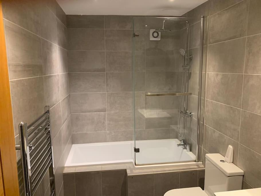 Fantastic Large 2 X Bedroom Flat, Free Parking Sale Eksteriør billede